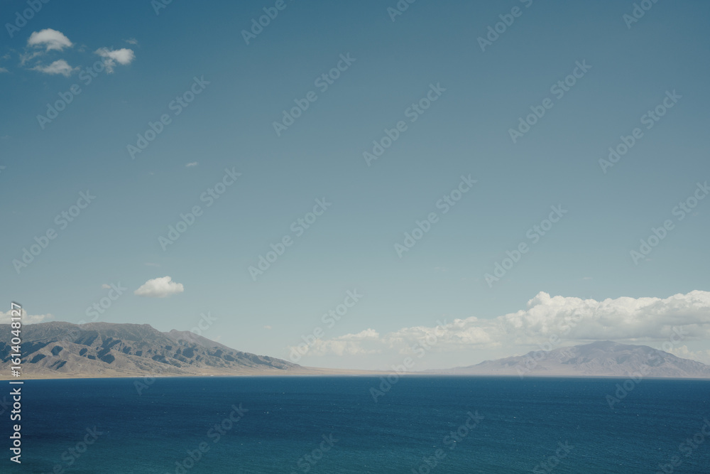 Fototapeta premium lake and sky
