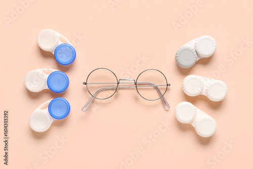 Stylish eyeglasses with con...