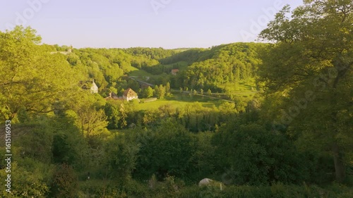 Rothenburg ob der Tauber - Kameraschwenk über das sog. Liebliche Taubertal