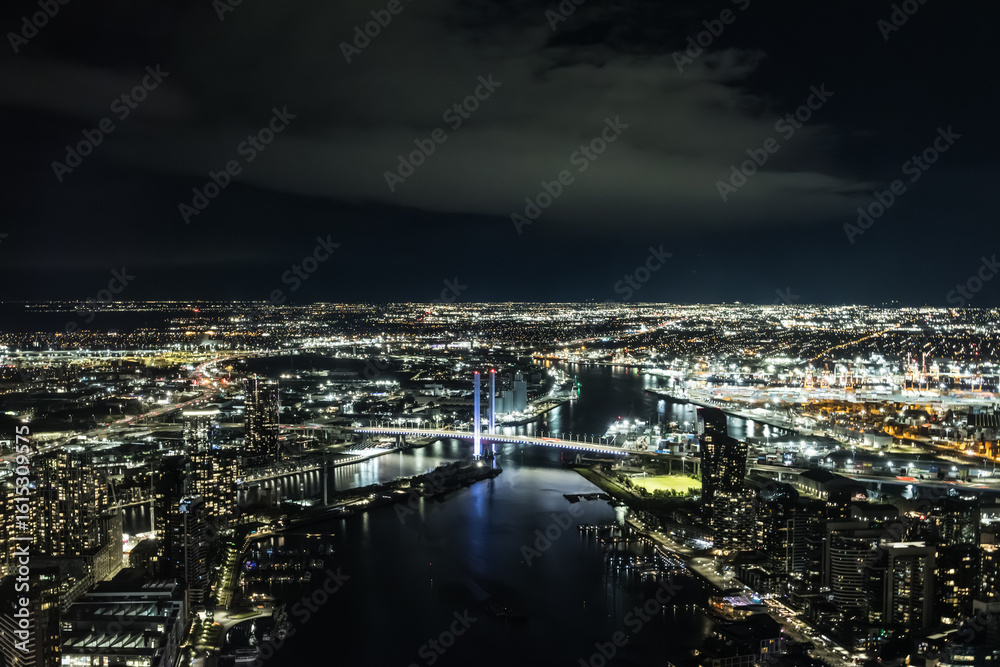 Fototapeta premium Melbourne Skyline at Night in Australia