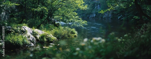 壮大な自然が持つ威厳を感じさせる背景