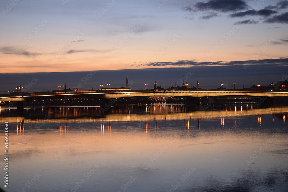 Fototapeta premium Evening walk in St. Petersburg