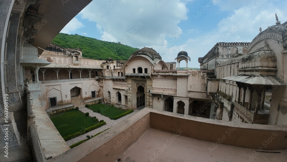 Fototapeta premium Traditional Fort Courtyard with Garden Landscape in Taragarh, Bundi, Rajasthan