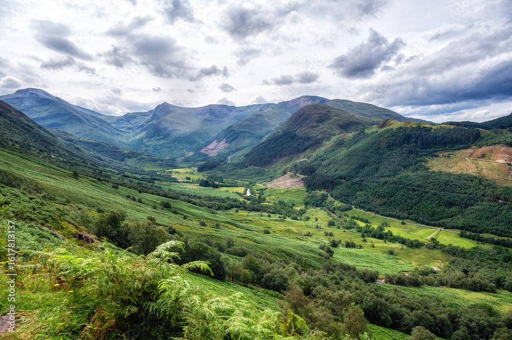 Fototapeta premium A beautiful shot of the rural hills from a Ben Nevis Viewpoint