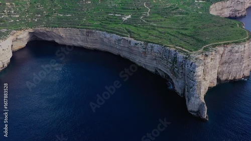 Luftaufnahmen der Steilküsten von Malta und Gozo – Dramatische Küstenlandschaften aus der Vogelperspektive Dingli etc. 2