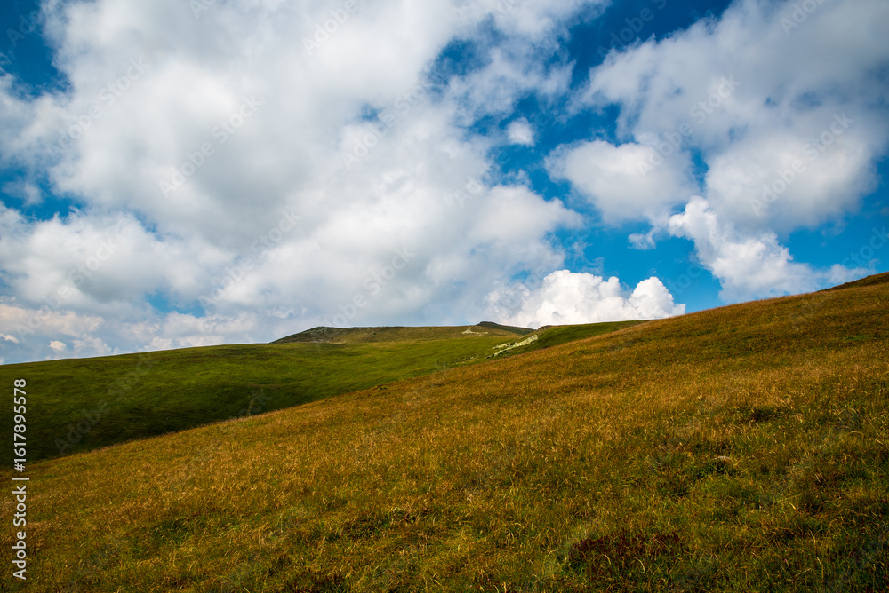 Fototapeta premium Beautiful Valcan mountains in Romania