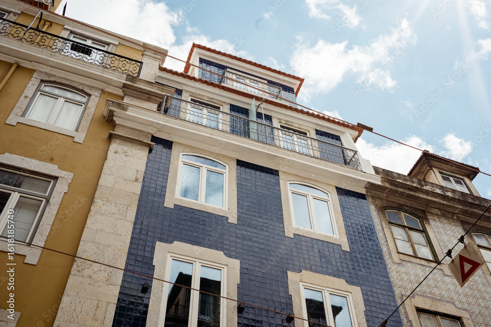 Obraz premium Lissabon Fassaden Fenster Azulejos