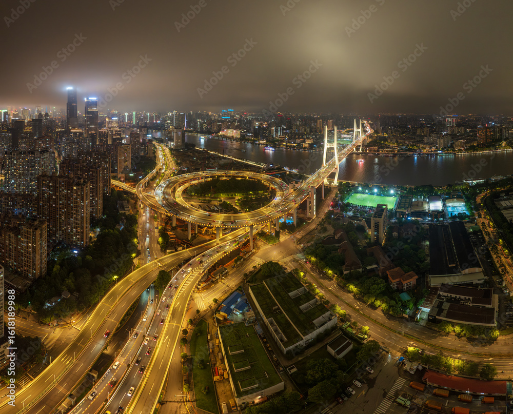 Fototapeta premium Night view of Shanghai Nanpu Bridge Spiral Approach