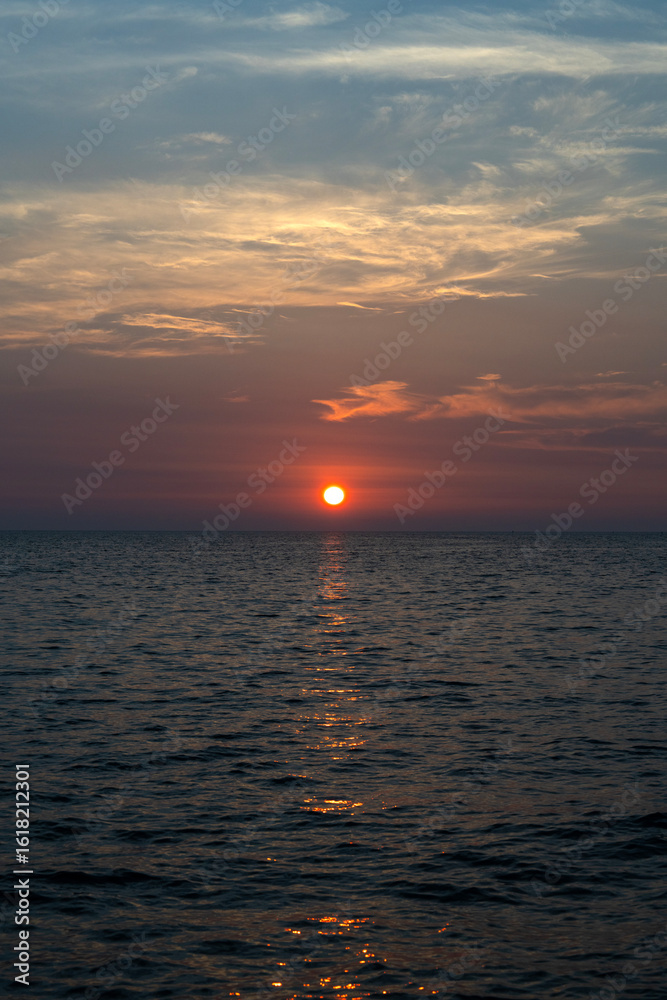 Fototapeta premium sunset over the sea
