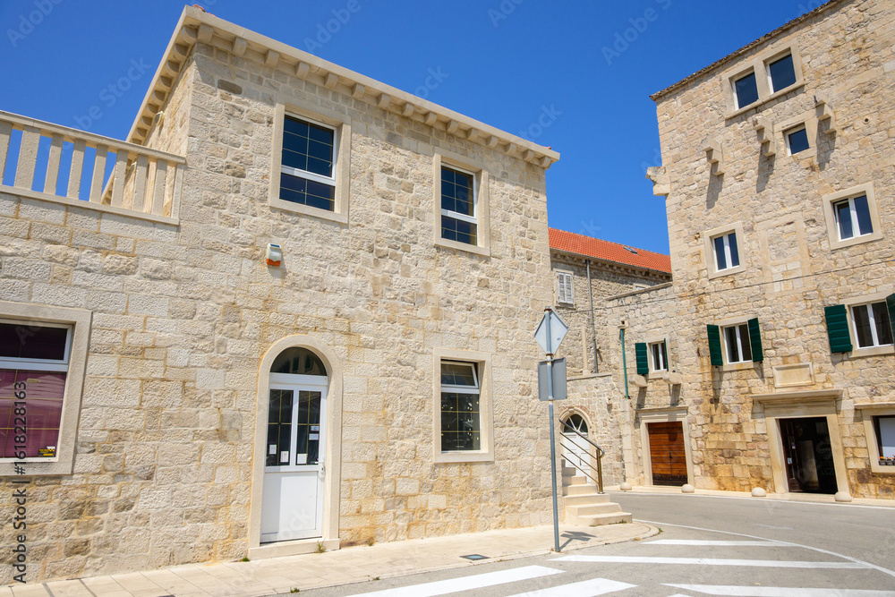 Fototapeta premium Traditional architecture of Pucisca town on the island of Brac in Croatia