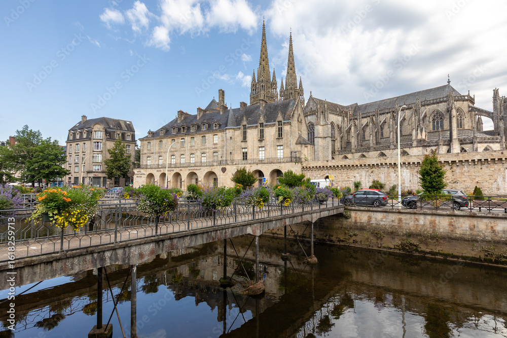 Naklejka premium Ville de Quimper dans le département du Finistère en Bretagne