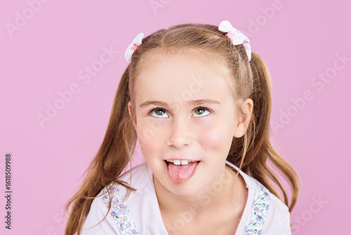 Fototapeta funny face girl