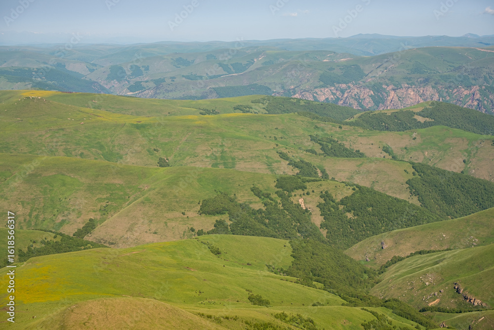Obraz premium Picturesque landscape of the Kinzhol plateau with hills in the Caucasus
