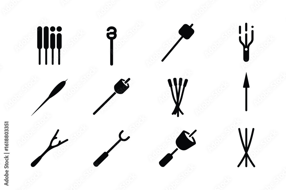 Obraz premium Skewers sticks and forks for roasting food marshmallow