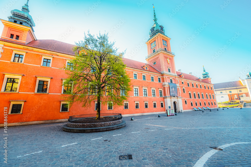 Fototapeta premium Warsaw old city center near Vistula river in Poland. The Royal Castle in Warsaw