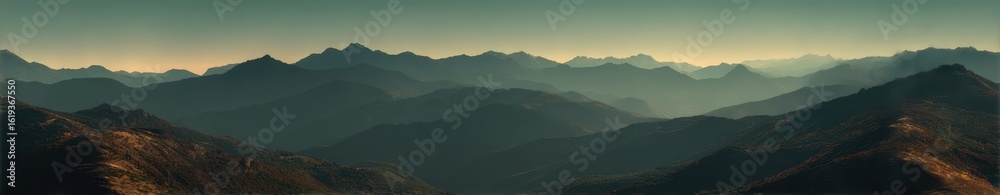 Obraz premium Misty mountain range panorama (1)