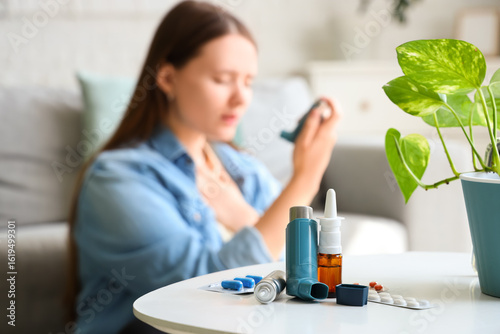 Young woman with asthma att...