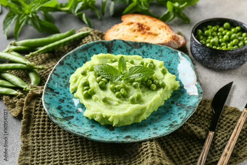 Healthy green pea mash with...