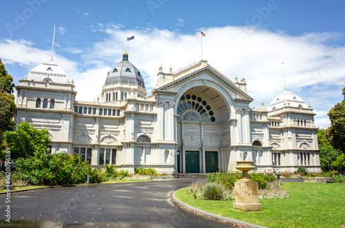 Canvas Print The Royal Exhibition Building with ornate design, domes, and archways in Melbourne, Australia, a UNESCO World Heritage Site known for its grand Victorian architecture and historic significance