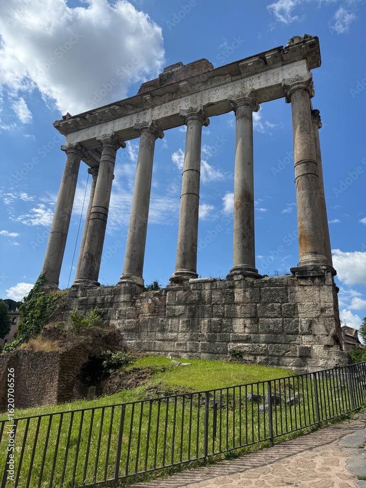 Fototapeta premium ruins of ancient roman temple