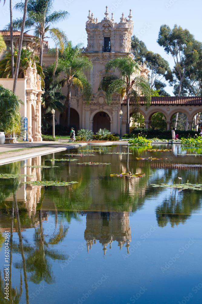 Fototapeta premium Lily Pond in Balboa Park