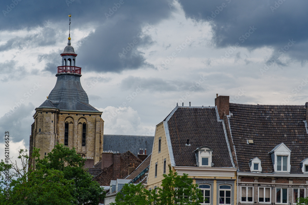 Fototapeta premium Maastricht an der Maas in den Niederlanden