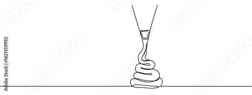 Continuous line hand drawn vector illustration of cream squeeze cake isolated on transparent background. editable stroke.