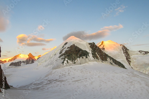 Fotografía Alps mountains snow ridges view of Monte Rosa massive
