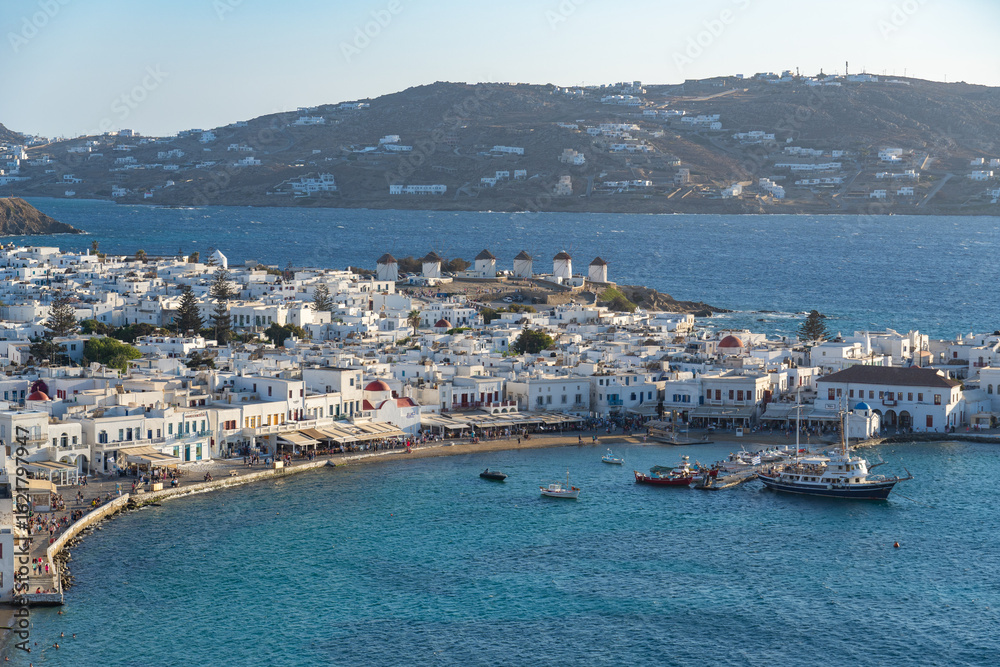 Fototapeta premium Mykonos viewpoint to windmills