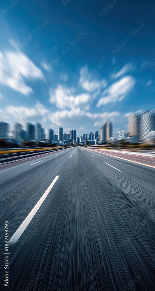 Obraz premium Empty highway stretches into a city skyline