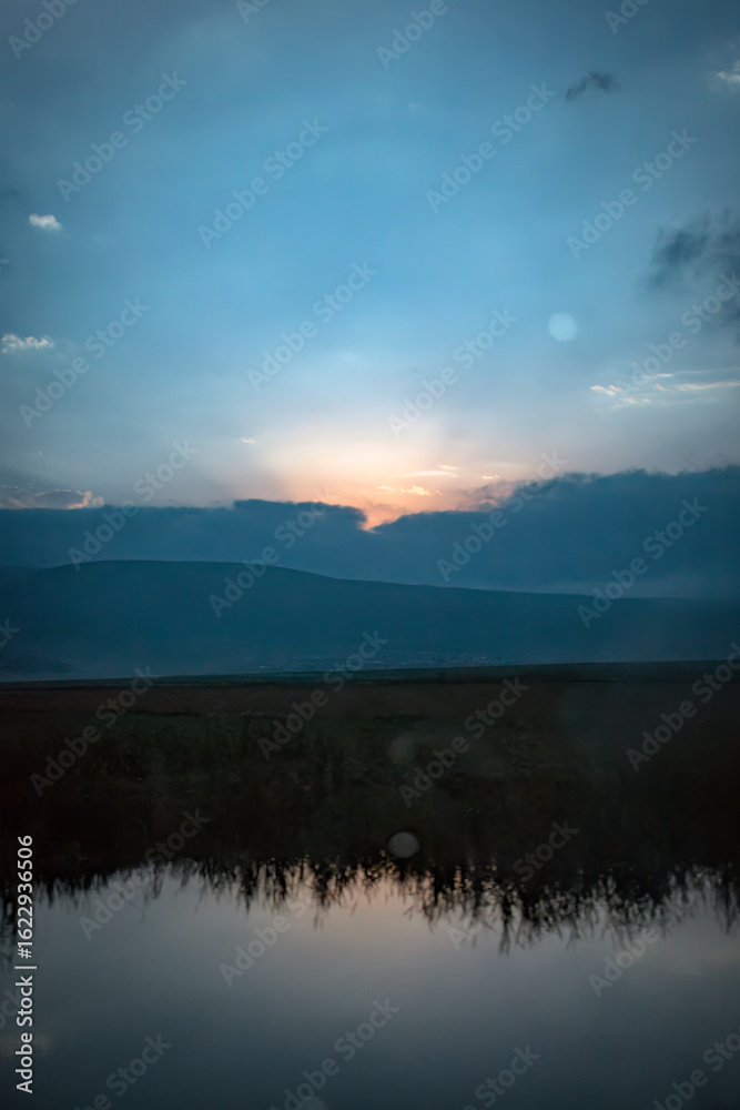 Fototapeta premium sunrise over the lake