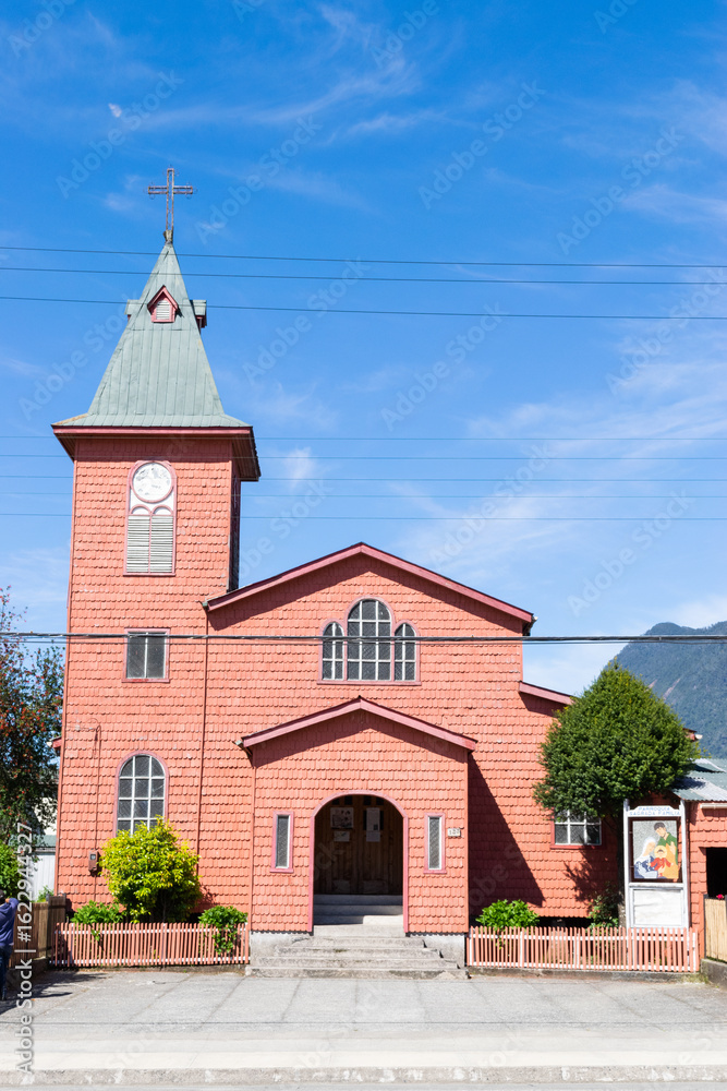 Fototapeta premium Pink church standing tall in chile's patagonia region