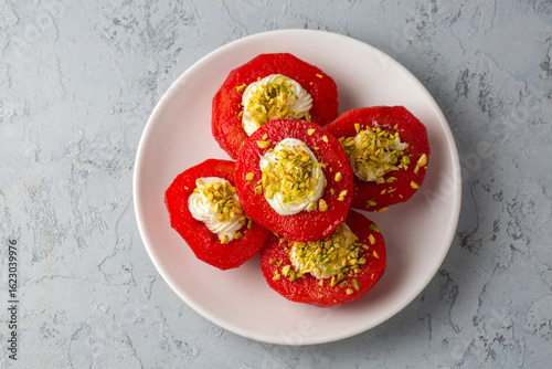 Quadro su tela Traditional Turkish style quince dessert