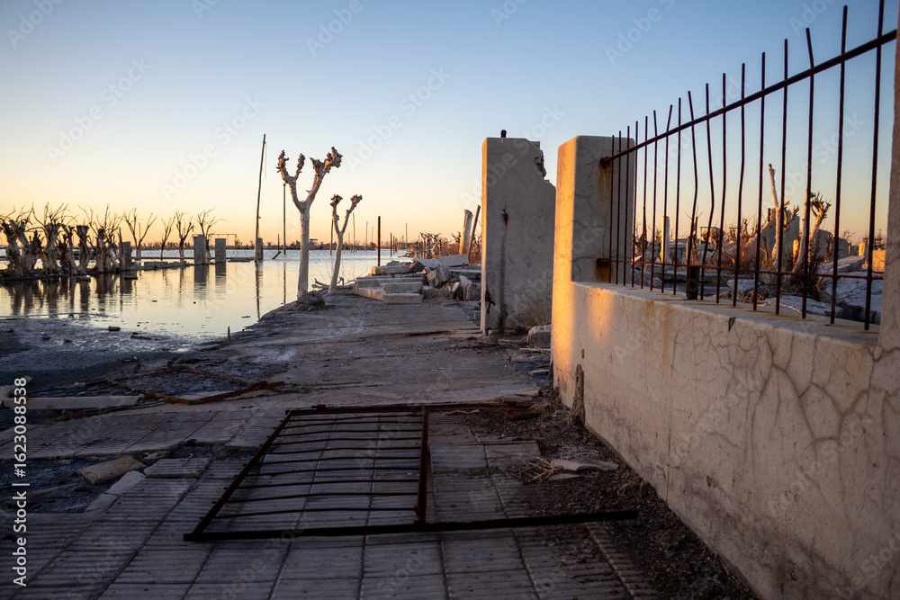 Obraz premium The ruined city of Epecuen. Saltwater flooding devastates homes.