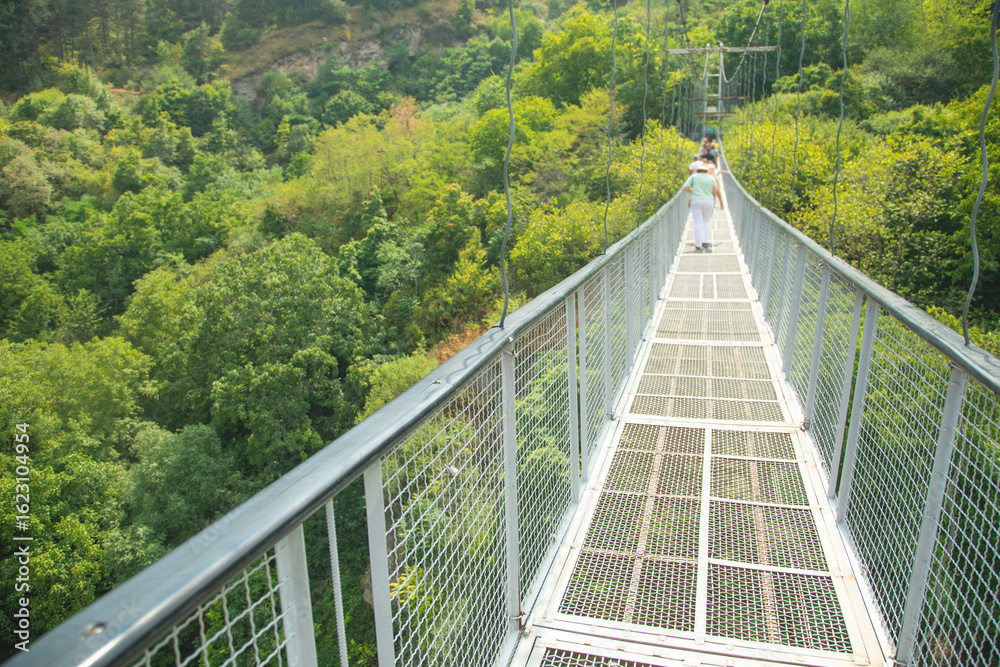 Obraz premium Khndzoresk swinging bridge. Beautiful view. Armenia
