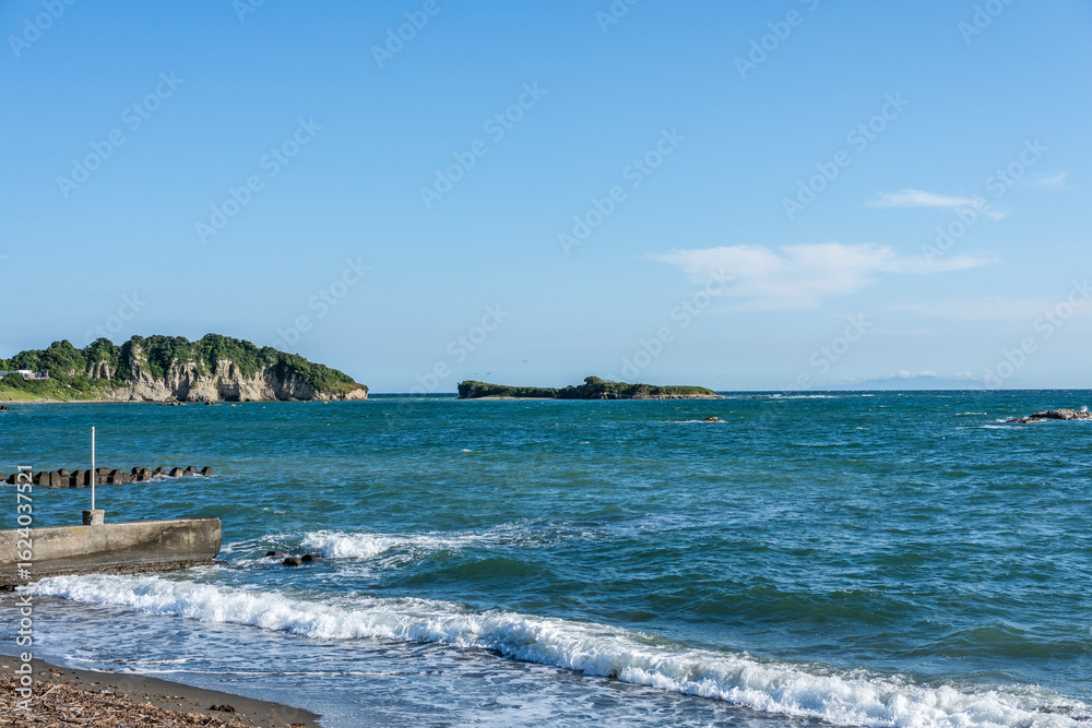 Fototapeta premium 神奈川県葉山町の海岸風景