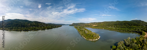 Φωτογραφία Aerial view of Visegrad castle in Hungary, next to Danube river in Danube bend