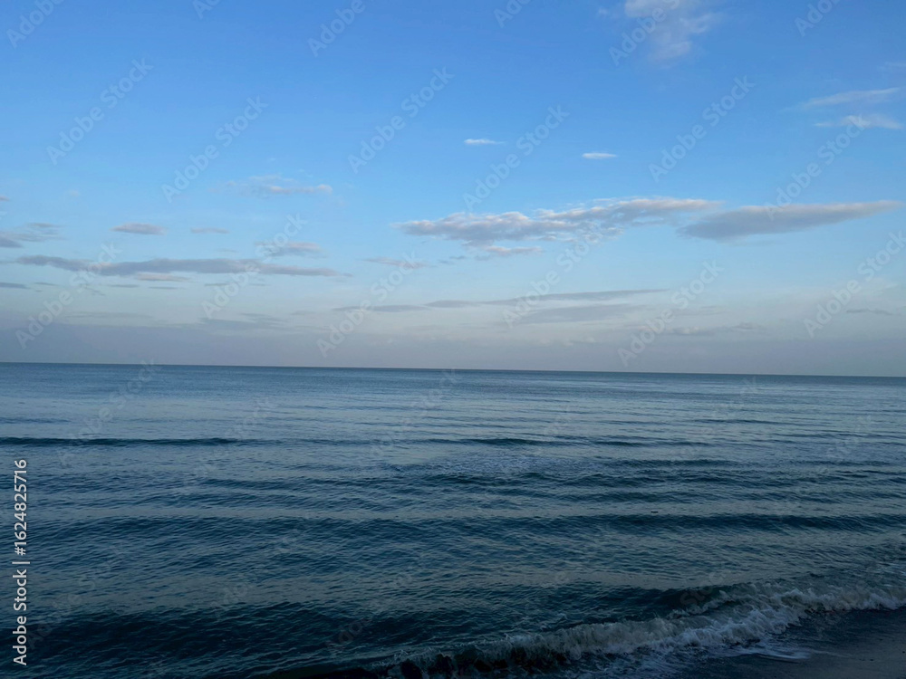 Obraz premium sea and clouds