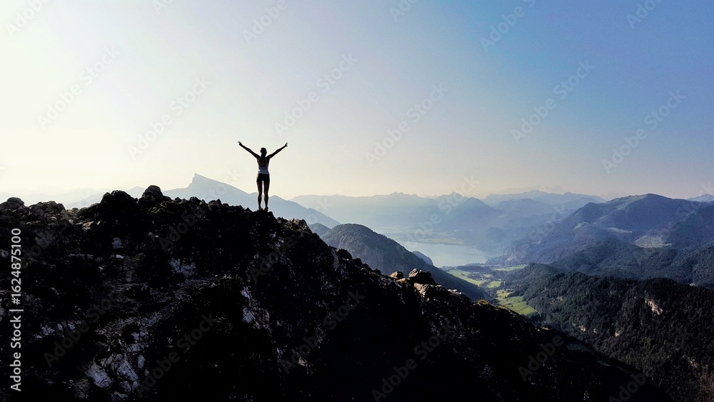 Fototapeta premium silhouette of a man in the mountains