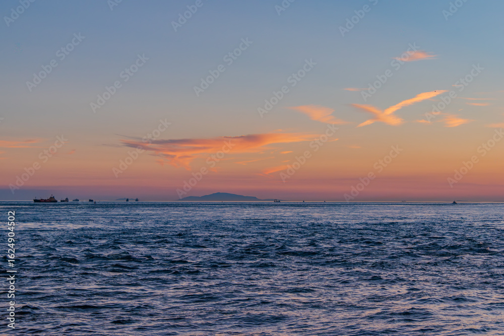 Fototapeta premium 夕焼けと海