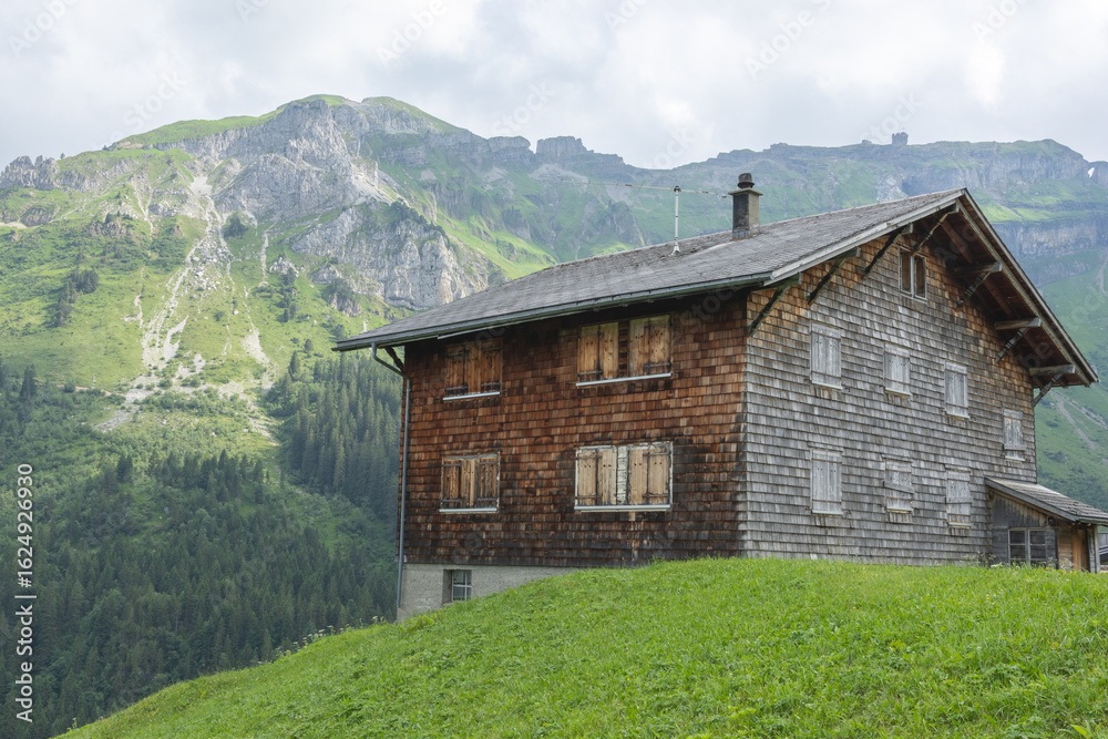 Fototapeta premium Chalet Suisse