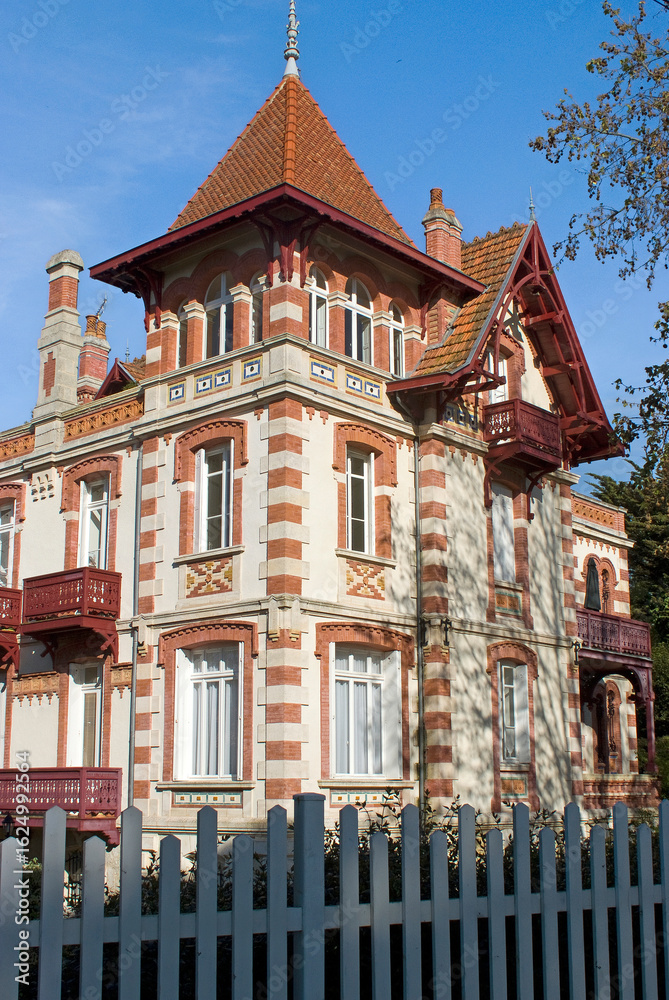 Obraz premium Villa Burgundia, ville d'hiver, Arcachon, 33, Gironde, France