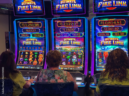 Gambling with electronic slot machines