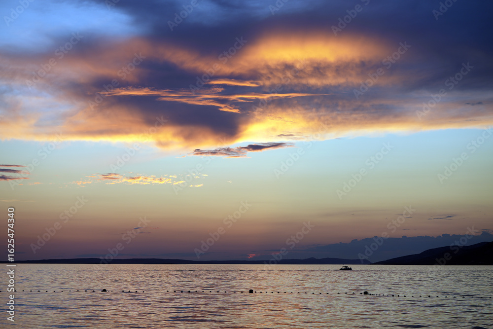 Obraz premium sunset over the sea