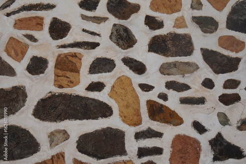 Textura de muro de piedra sobre fondo blanco