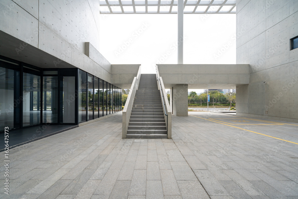 Obraz premium empty ground with modern building made with concrete