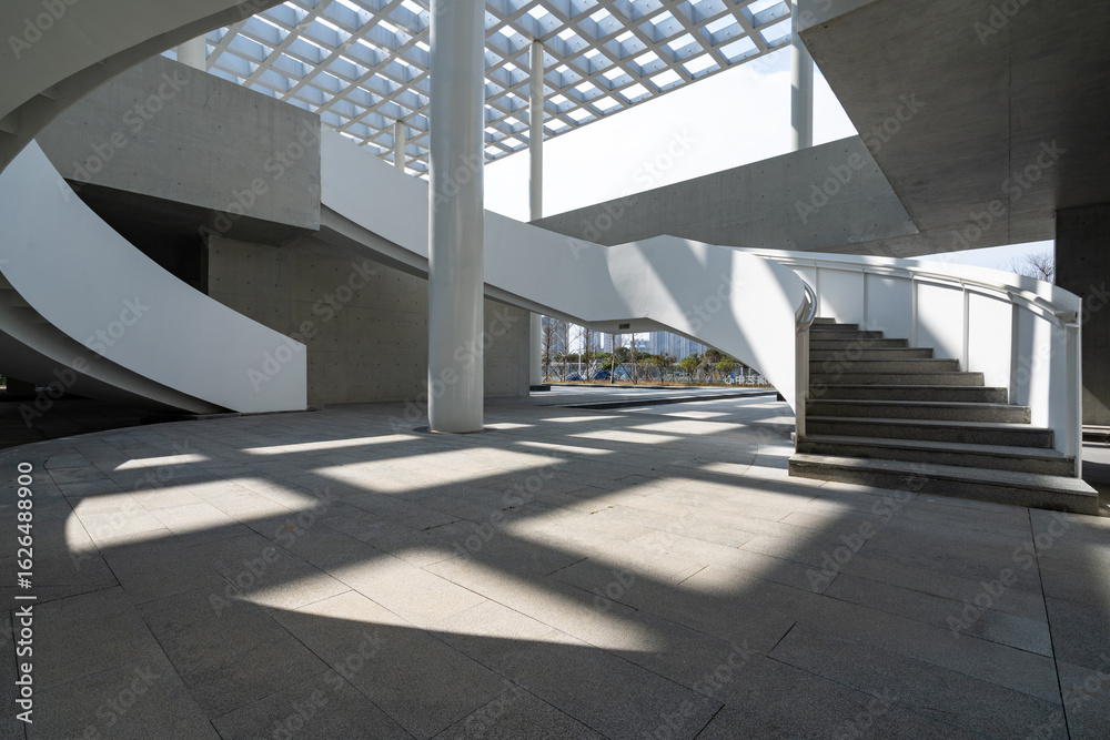 Obraz premium empty ground with modern building made with concrete