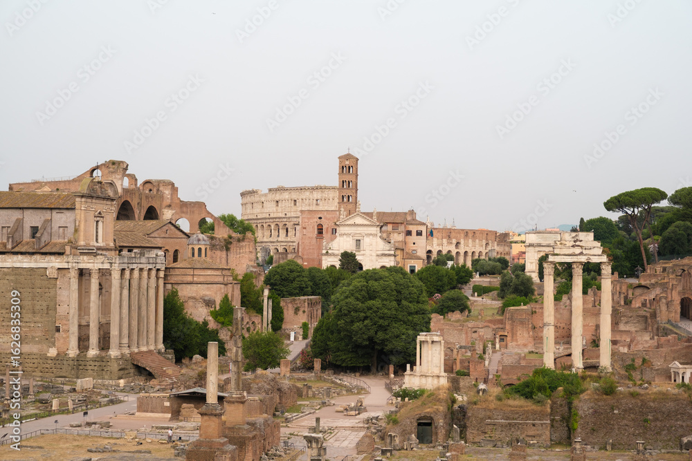 Fototapeta premium roman amphitheater in rome