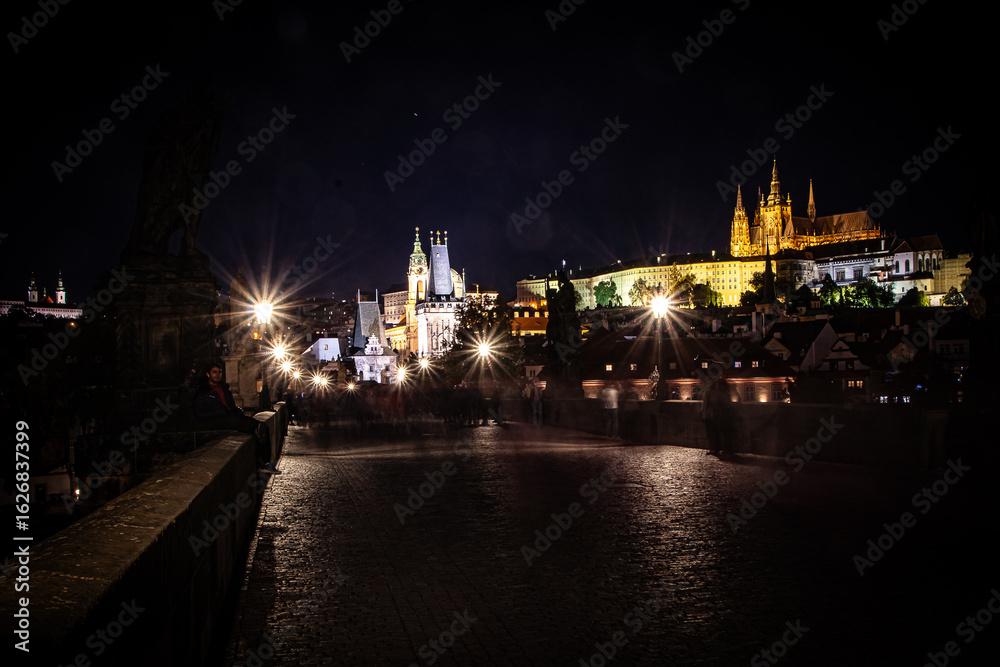 Fototapeta premium Prag bei Nacht