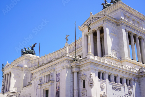 Photos Famous Landmark of Rome: National Monument to Victor Emmanuel II at Piazza Venez